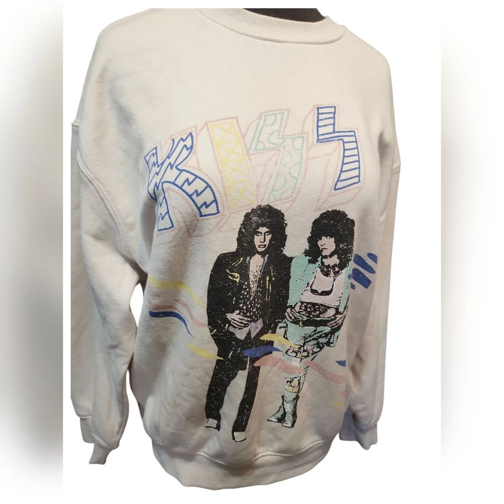 Graphic Print KISS White Sweater S/M - Picture 3 of 13